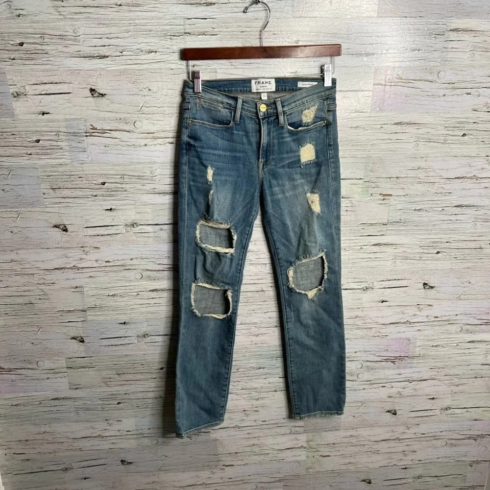 Frame Le  High Straight Jeans distressed size 24
